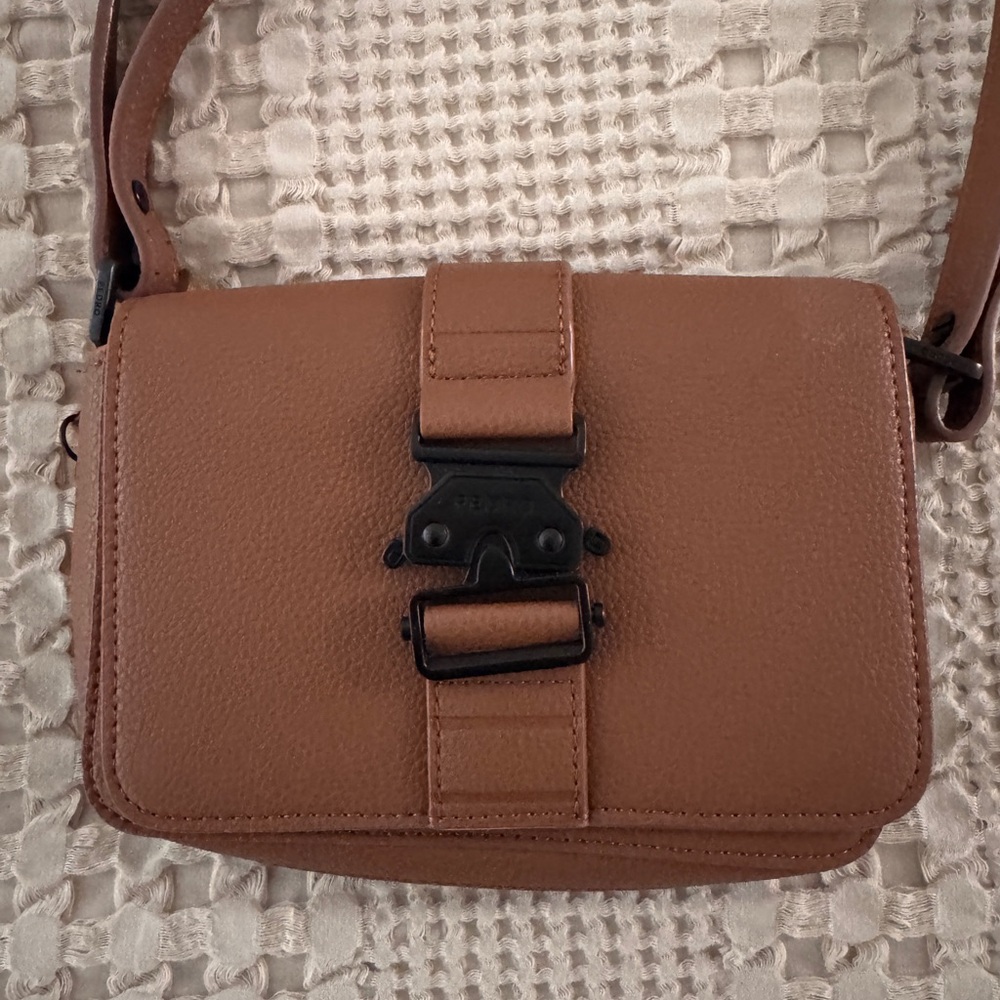 Pedro Crossbody Bag